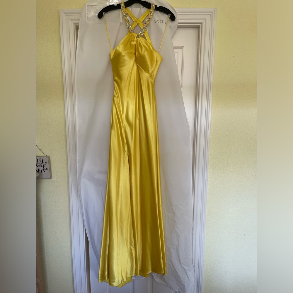 La femme yellow Prom dress - size 2